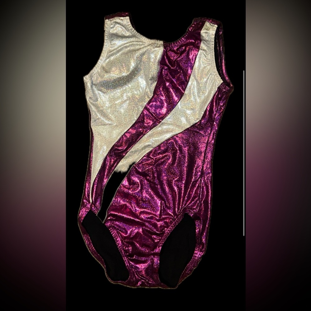 Gymnastics Leotard SIZE: Child M, Purple with Silver glitter